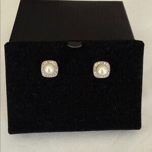 Elegant 14k white gold Pearl Stud and Diamond Earrings 1/4 cttw 6mm pearls